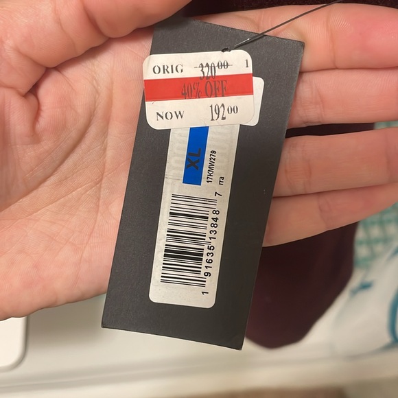 Women’s maroon heavy wool lux pea coat. - Picture 3 of 5